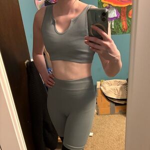 Aerie Seamless Scoop-Neck Workout 2-piece (small)